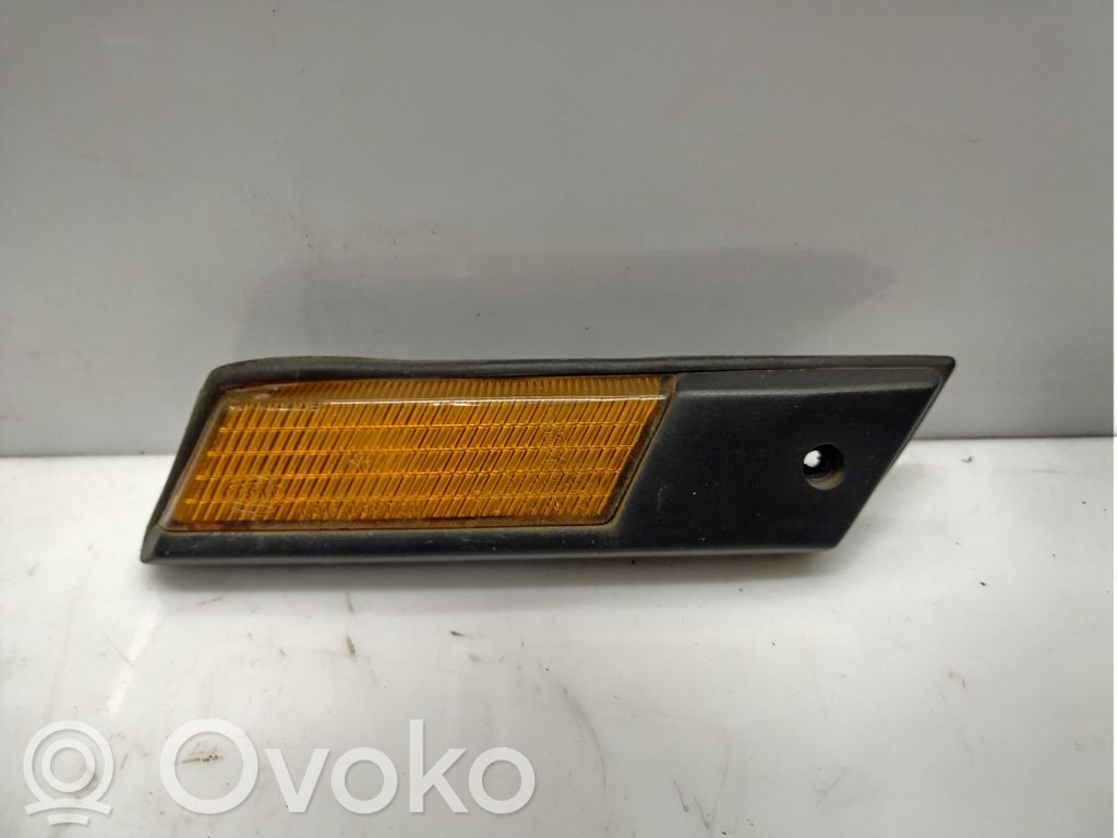BMW 3 E30 Front fender indicator light 