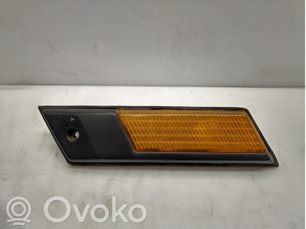 BMW 3 E30 Front fender indicator light 