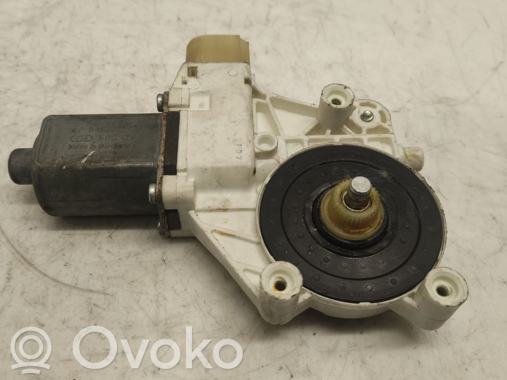 Silnik regulatora szyby drzwi przednich   67626927027,0005121,16139897,VDMS12