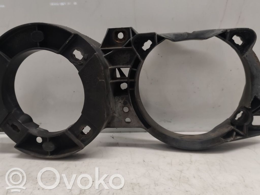 BMW 3 E30 Ajovalon kannake 