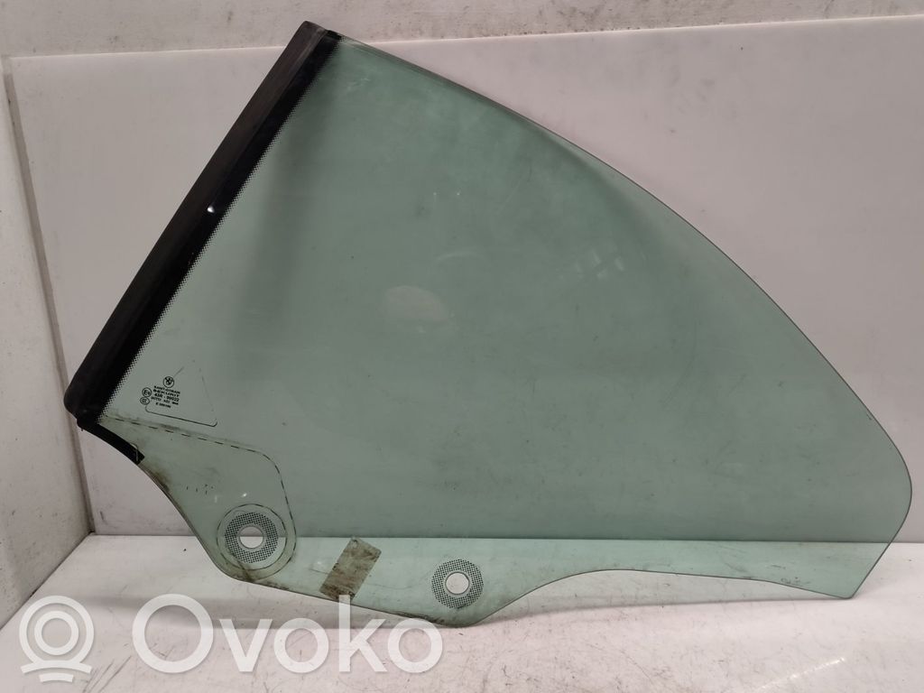 BMW 3 E92 E93 Side middle window/glass 