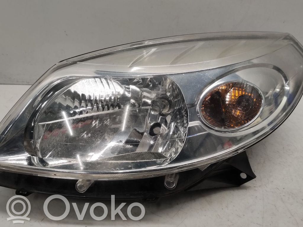 Dacia Sandero Headlight/headlamp 