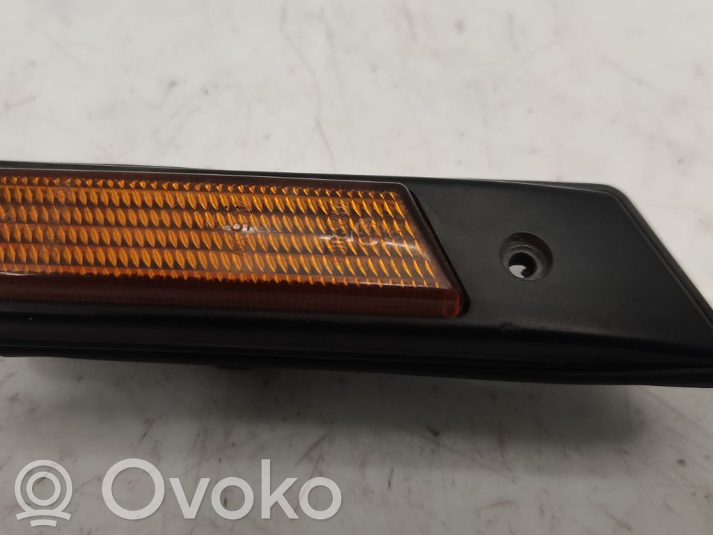 BMW 7 E32 Front fender indicator light 