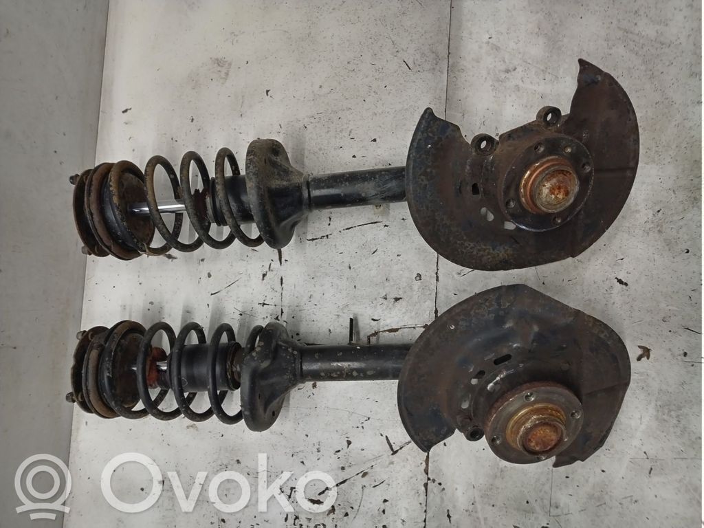 BMW 3 E30 Priekšpusē amortizators 