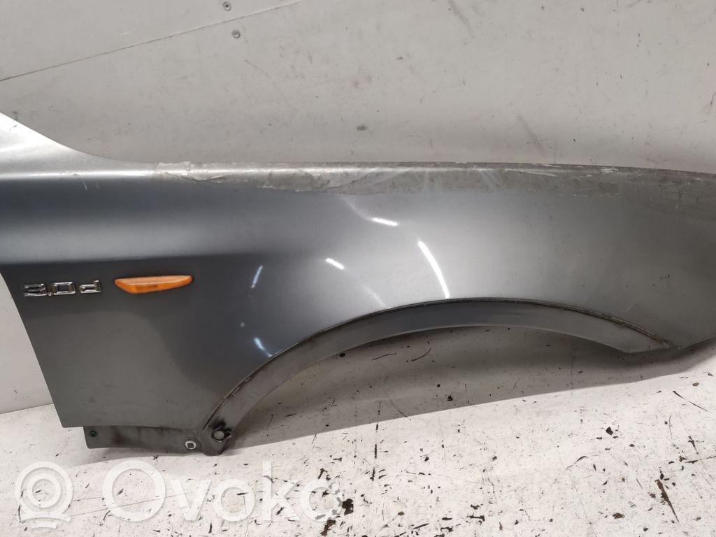 BMW X3 E83 Sparnas 