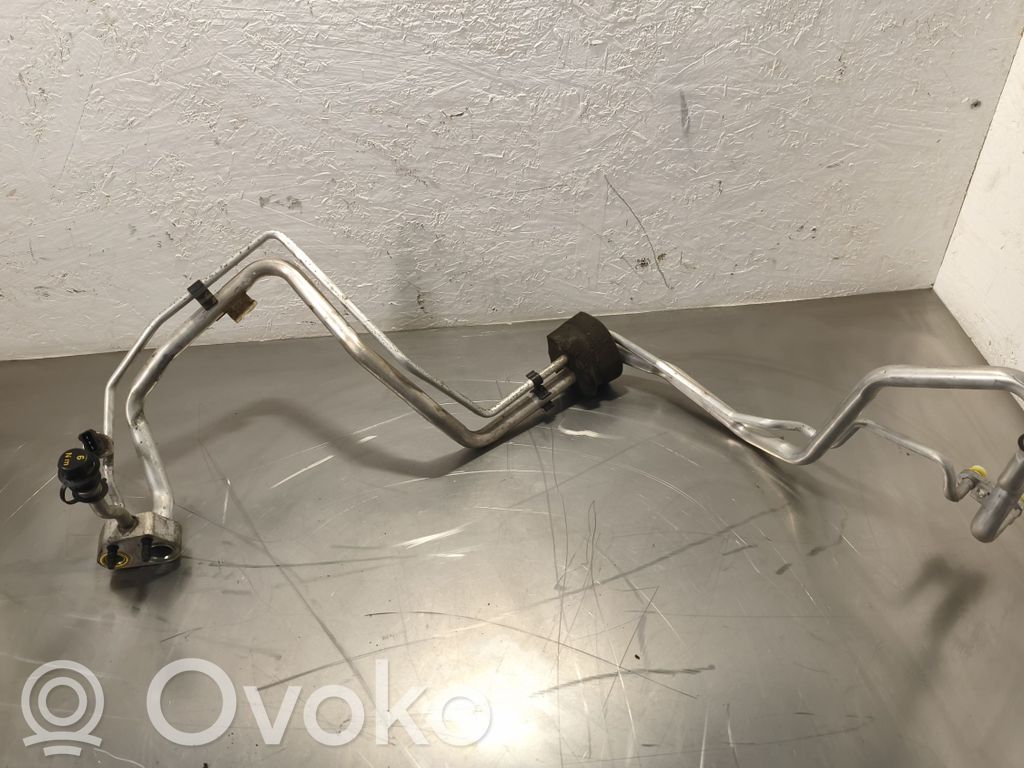 Volvo XC60 Ilmastointilaitteen putki (A/C) 
