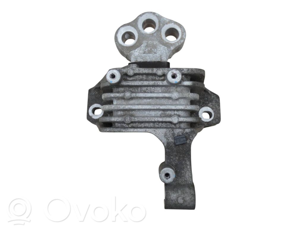 Jeep Cherokee Engine mount bracket 