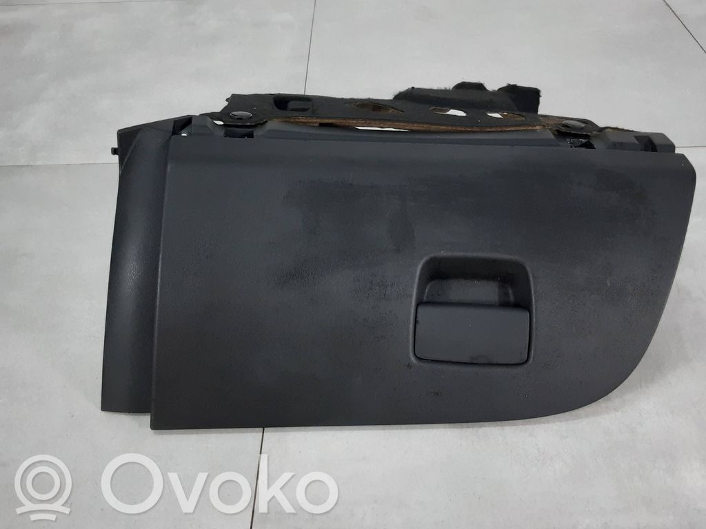 Opel Corsa E Daiktadėžė 