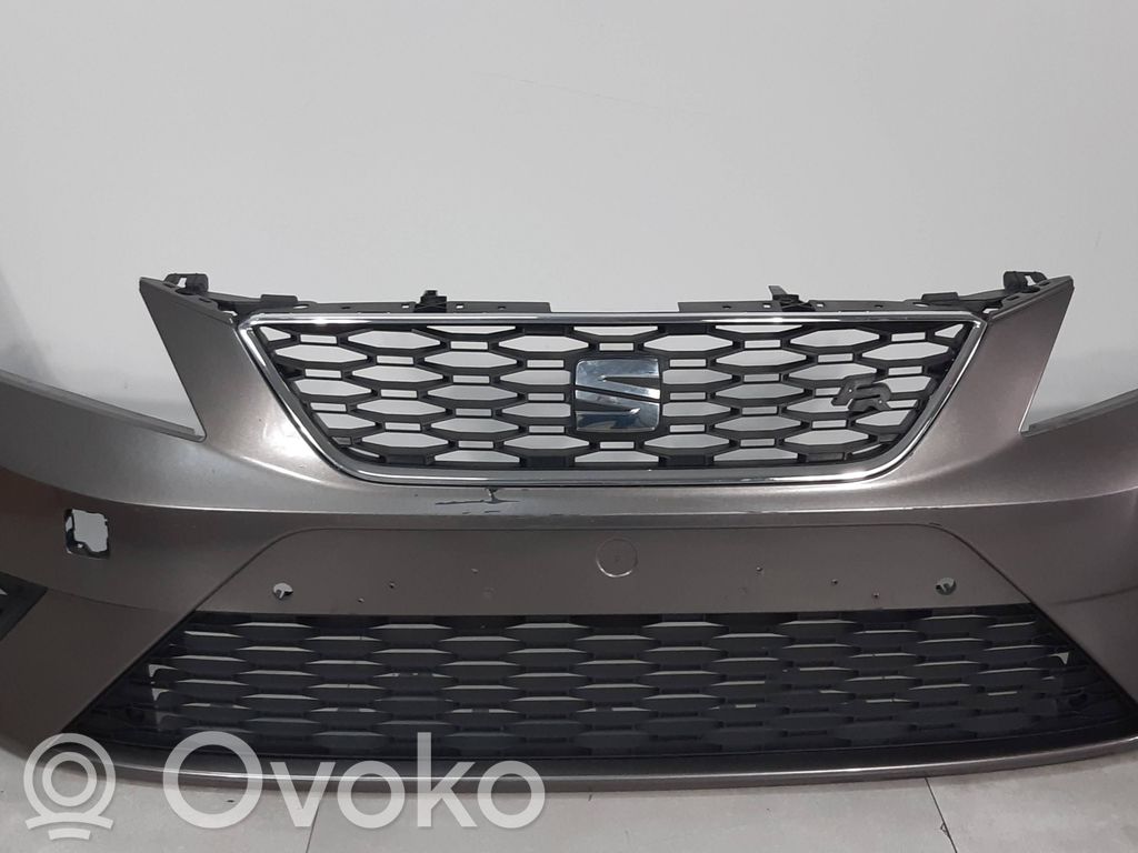 Front bumper   5F0807221M