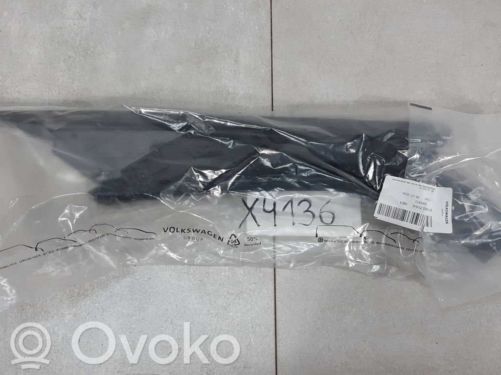 Seat Leon IV Etupuskurin kannake 