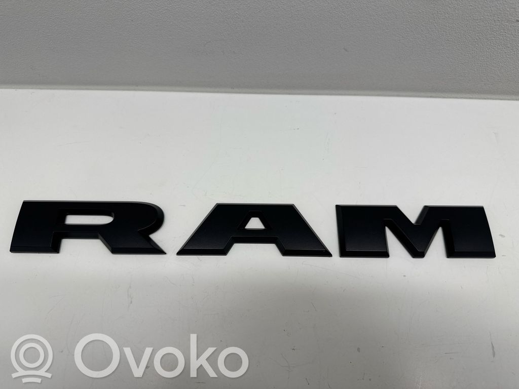 Ram 1500 DT Priekinių durų emblema/modelio raidės 