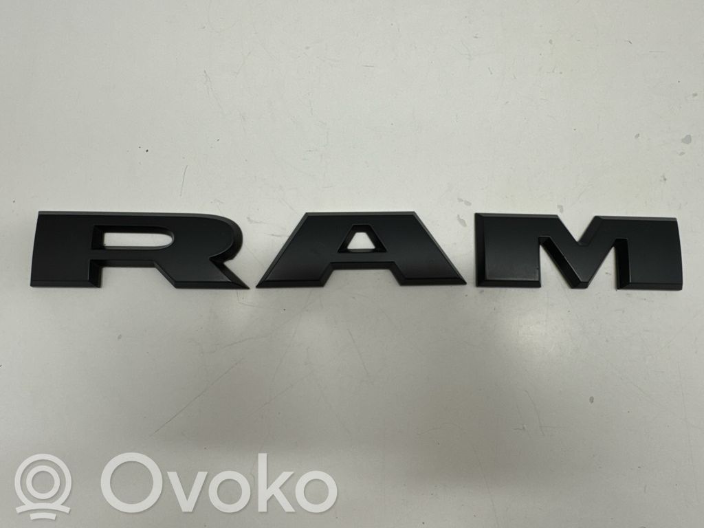 Ram 1500 DT Priekinių durų emblema/modelio raidės 
