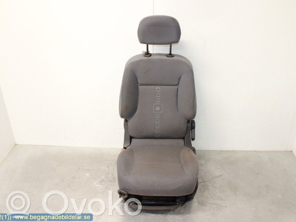 Kuljettajan istuin   8846Z4,8846Y3
