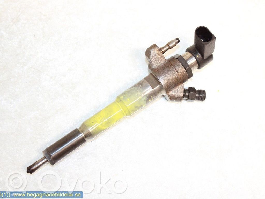 Fuel injector   166000372R,166007840R