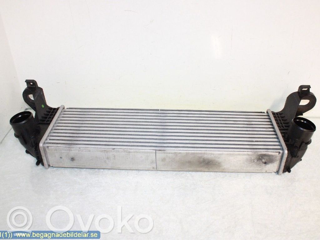 Iveco Daily 4th gen Chłodnica powietrza doładowującego / Intercooler 
