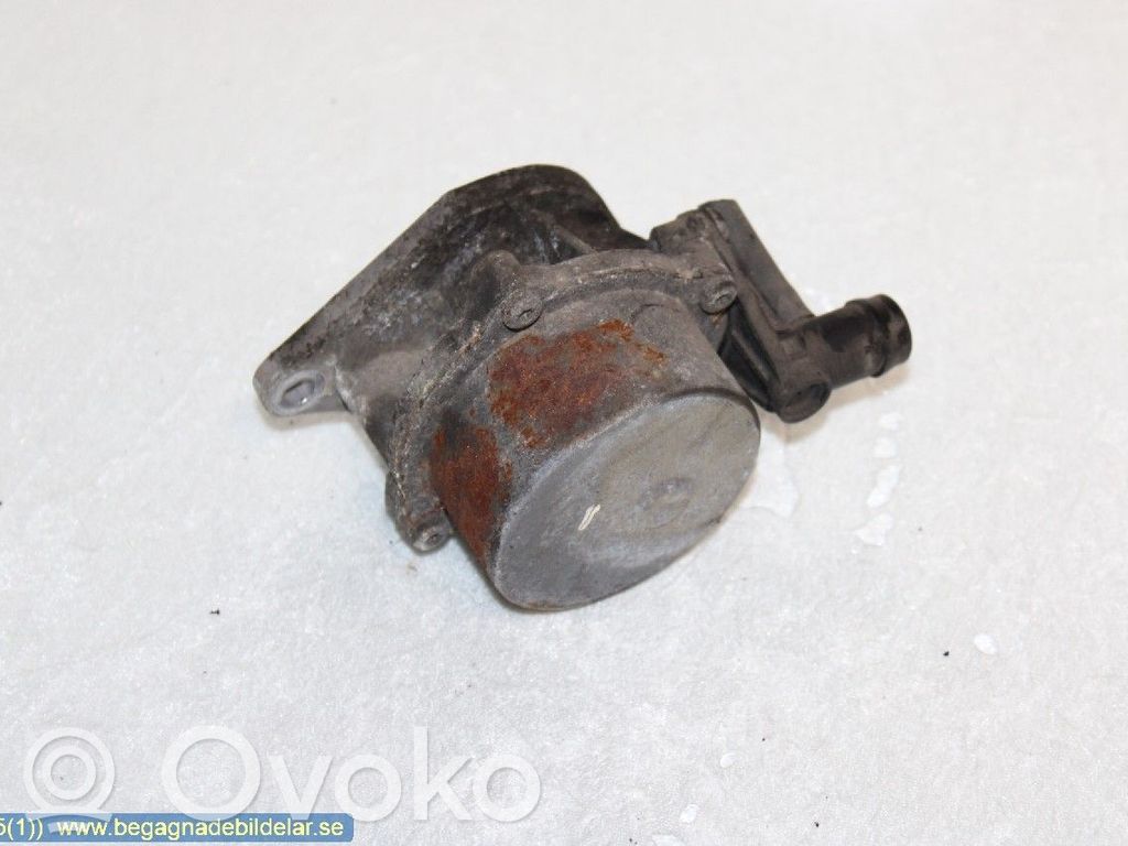 Vacuum pump   8200046841