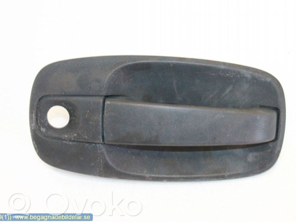 Manecilla externa puerta delantera