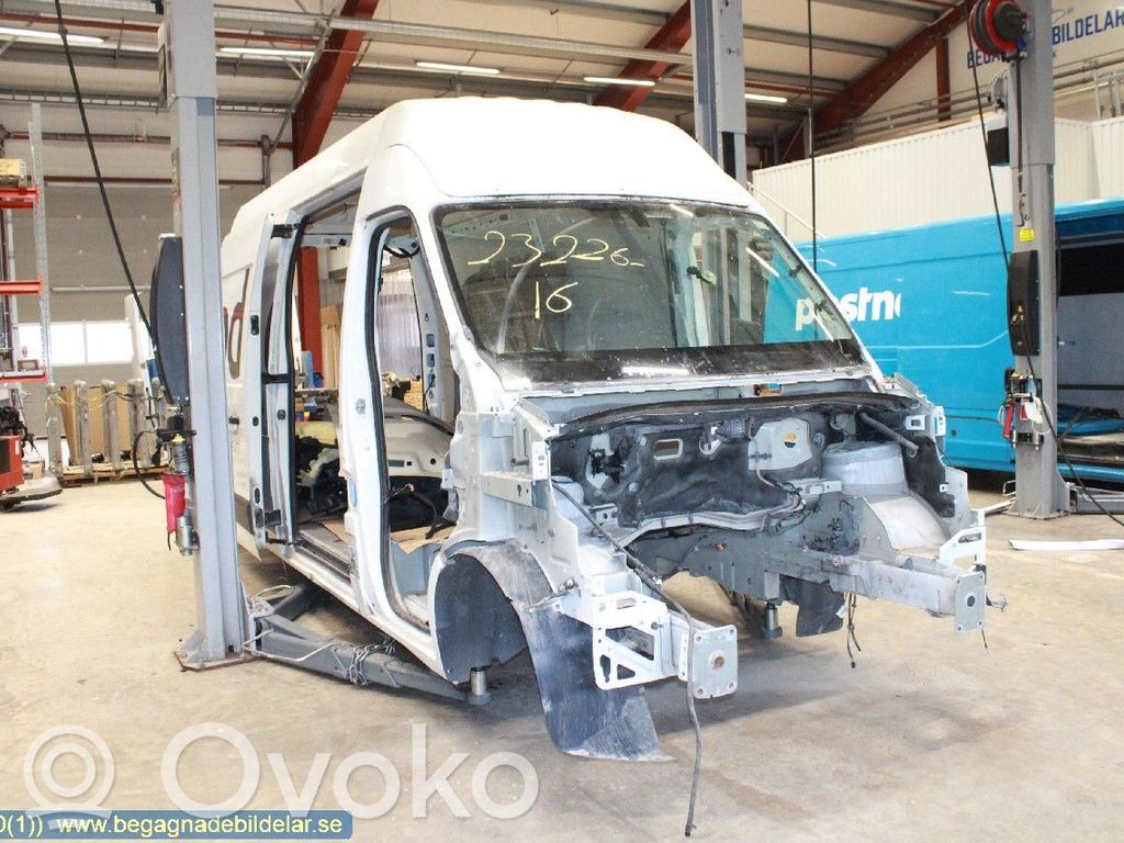 Renault Master III Virsbūve 