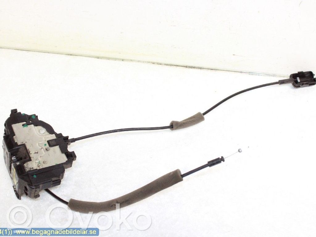 Priekšpusē slēdzene   805022009R,805022622R