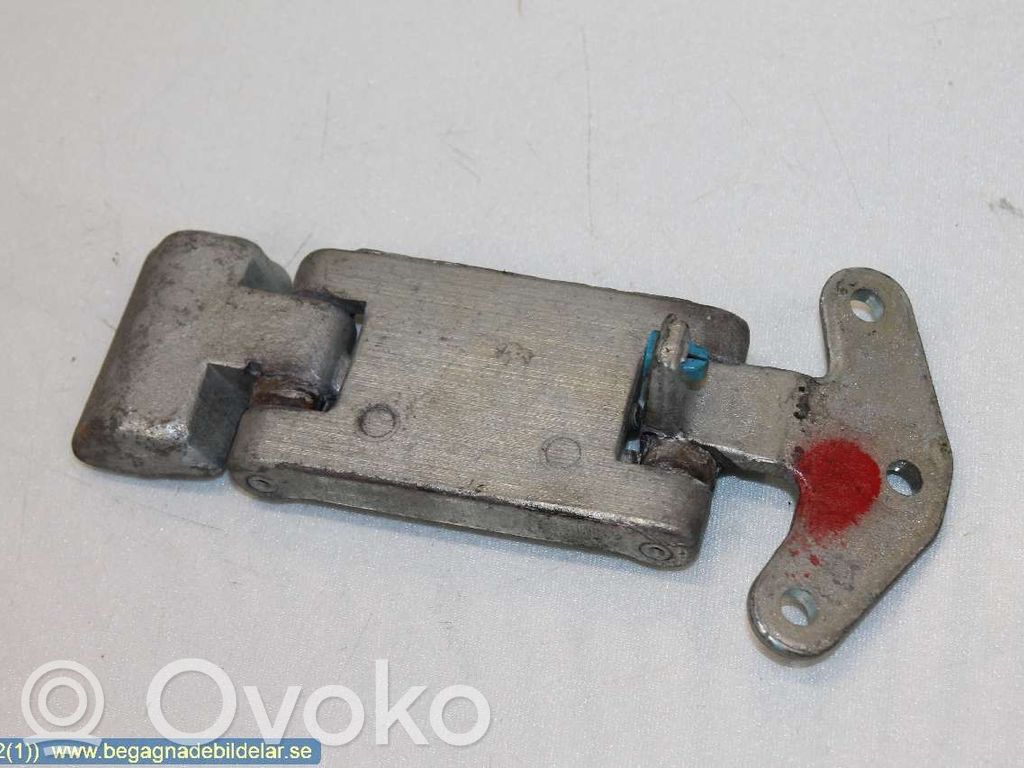 Iveco Daily 4th gen Front door upper hinge 