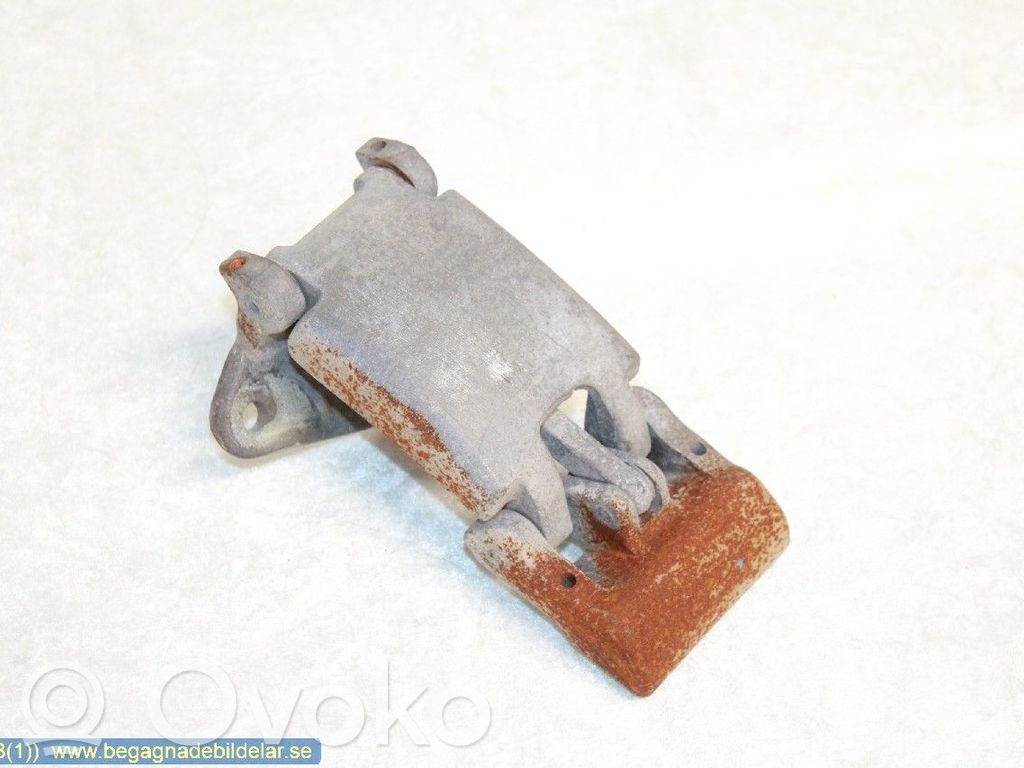 Iveco Daily 4th gen Front door upper hinge 