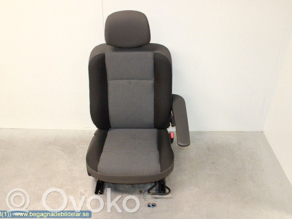 Etumatkustajan istuin   861017008R,876110601R,876201352R