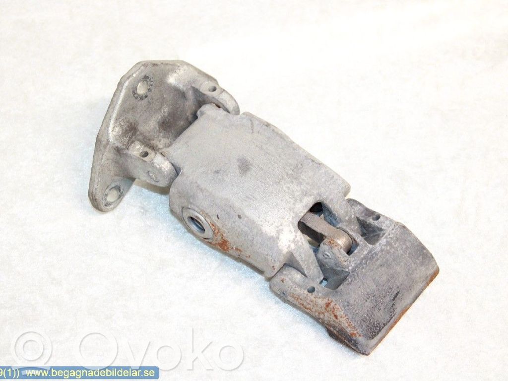 Iveco Daily 4th gen Front door upper hinge 