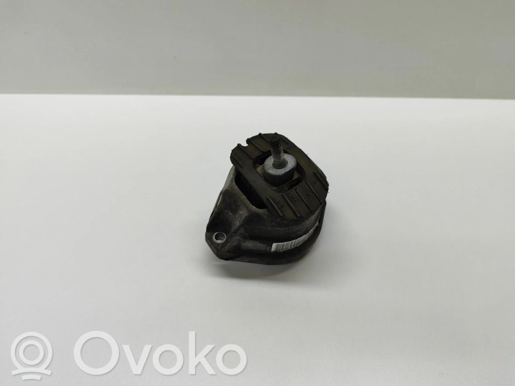 Engine mount bracket   6774620,677462002,15934612