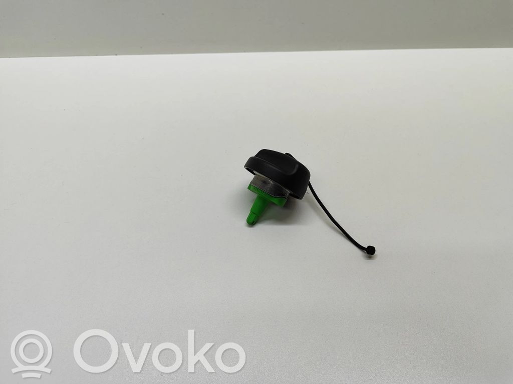 BMW 5 E60 E61 Degalų bako užsukamas dangtelis 