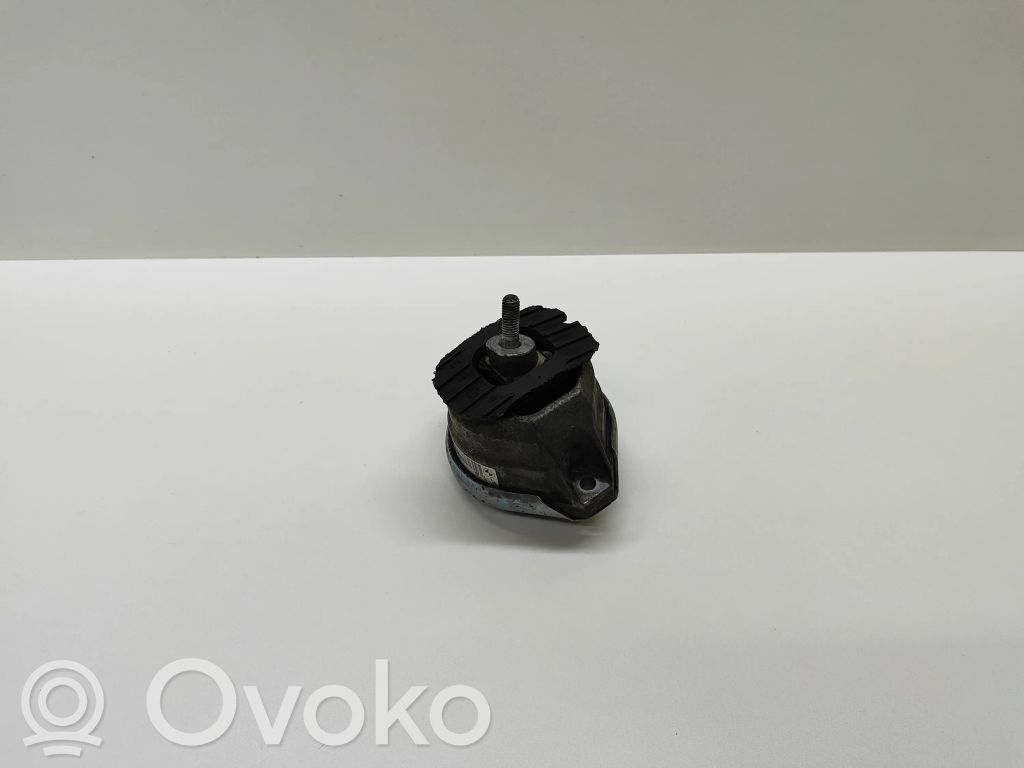 BMW 5 E60 E61 Variklio pagalvė 
