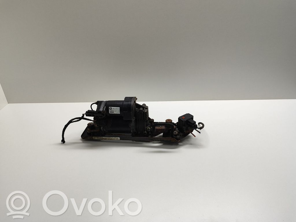 BMW 5 E60 E61 Air suspension compressor/pump 