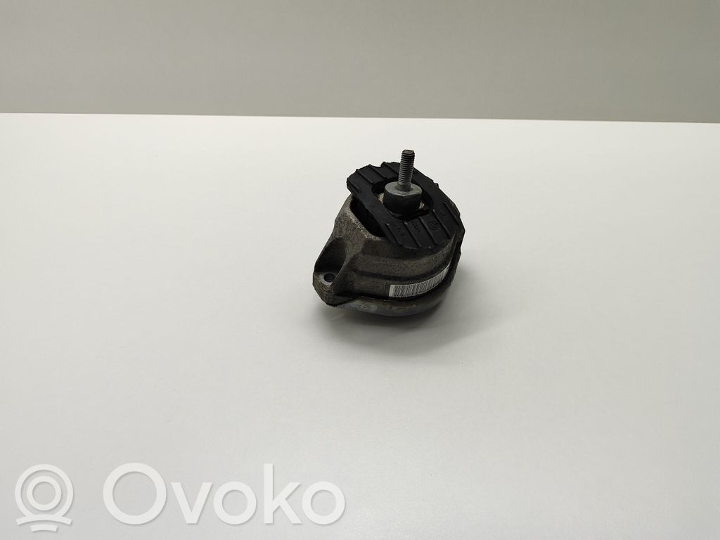 Engine mount bracket   6774619,677461902,15934612
