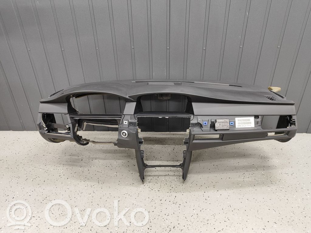 BMW 5 E60 E61 Panelė 