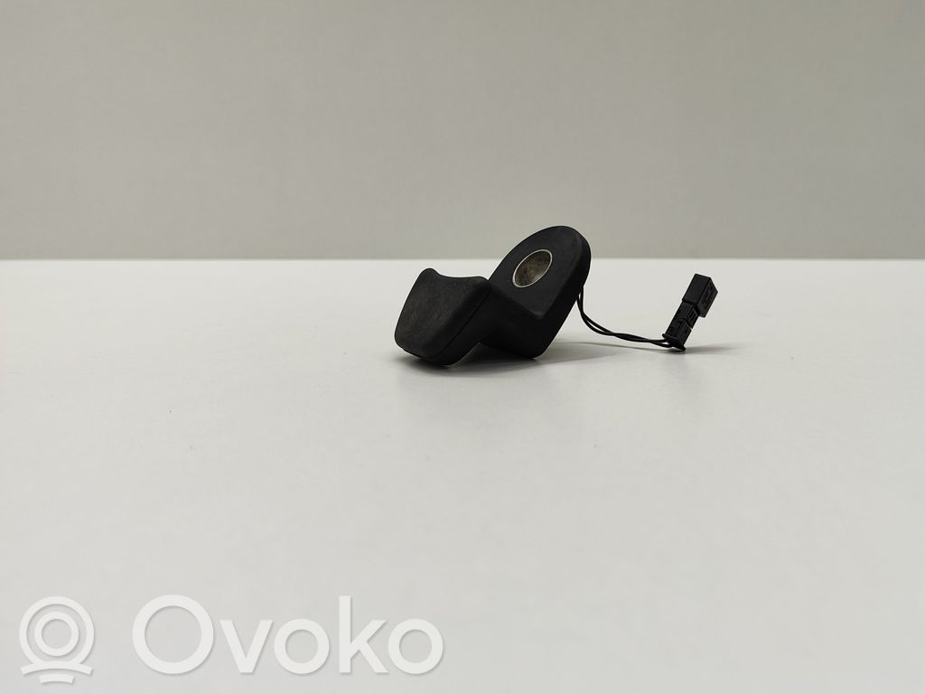 BMW 5 E60 E61 Tailgate glass/window release handle 
