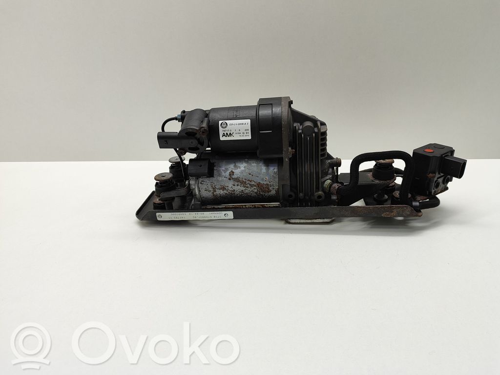 BMW 5 E60 E61 Air suspension compressor/pump 