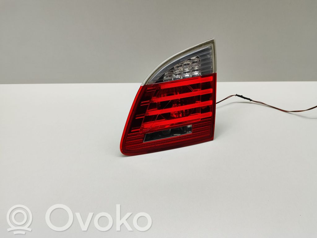 BMW 5 E60 E61 Aizmugurējais lukturis pārsegā 
