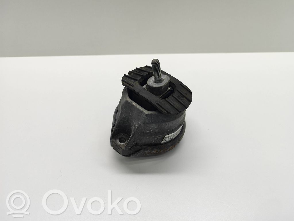 BMW 5 E60 E61 Variklio pagalvė 