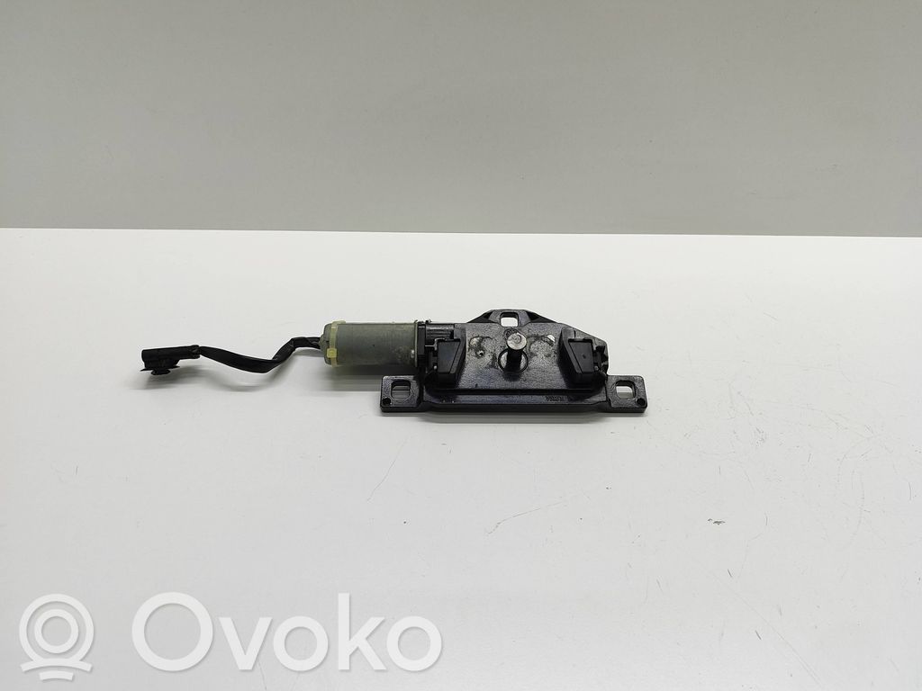 BMW 5 E60 E61 Spyna galinio dangčio 