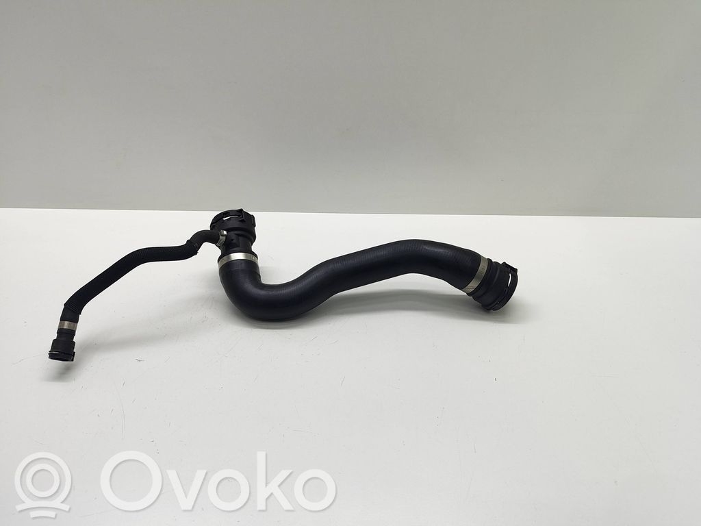 BMW 5 F10 F11 Conductă/furtun lichid de răcire motor 