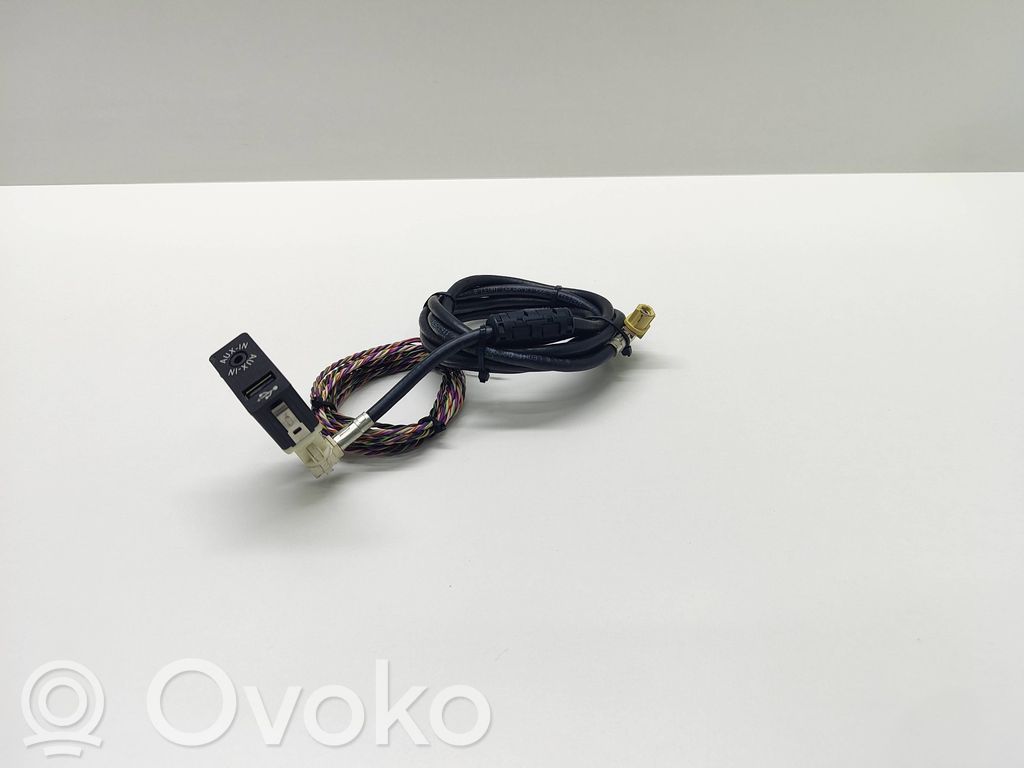 BMW 7 F01 F02 F03 F04 USB savienotājs 