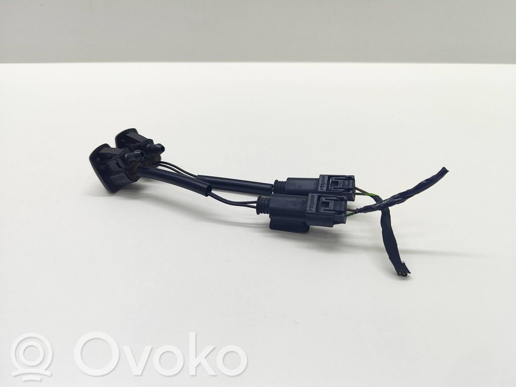 Windshield washer spray nozzle   7046060,704606007,1378908