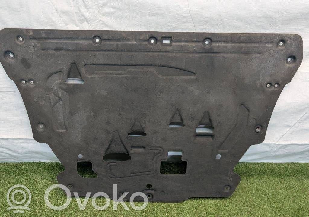 Volvo XC60 Engine splash shield/under tray 