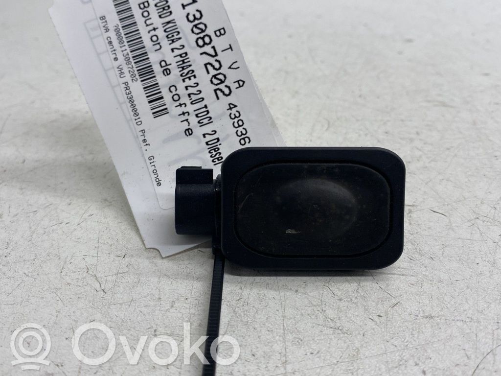 Ford Kuga II Tailgate opening switch 