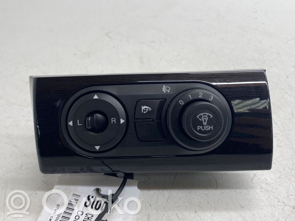 Chevrolet Captiva Wing mirror switch 