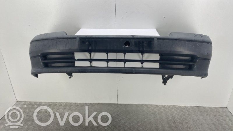Renault Clio I Parachoques delantero 