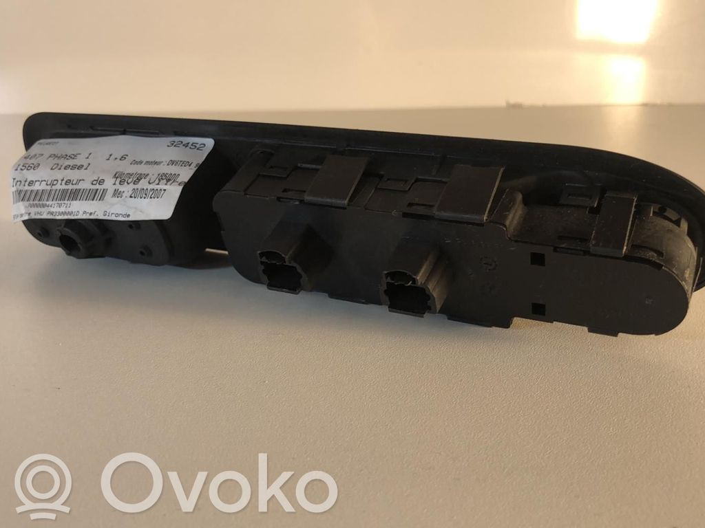Peugeot 407 Electric window control switch 