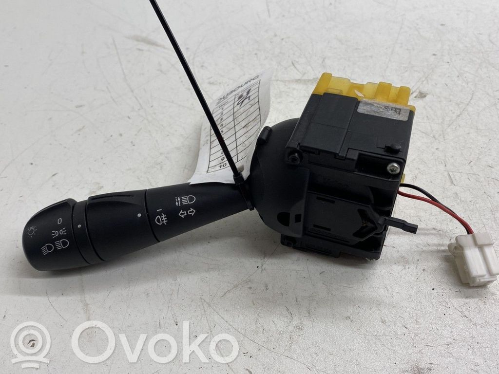 Renault Twingo III Indicator stalk 