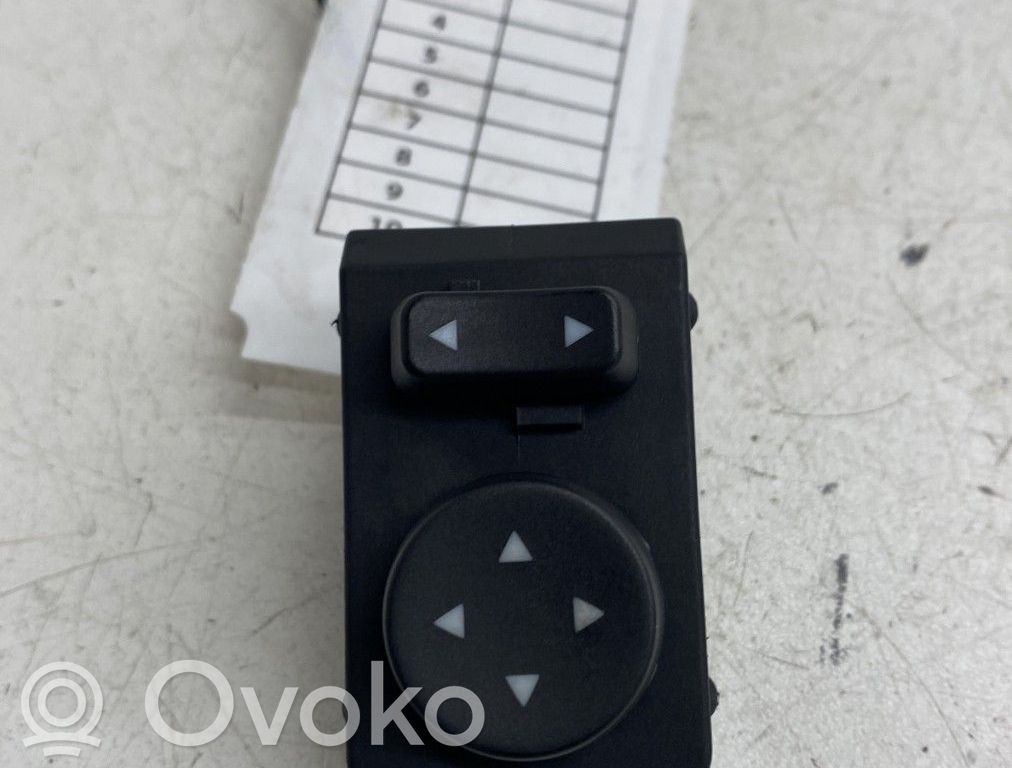 Lancia Ypsilon Wing mirror switch 