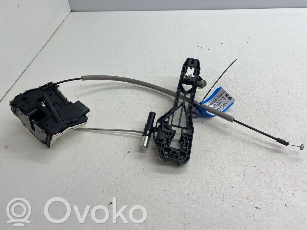 MG ZS Priekšpusē slēdzene 
