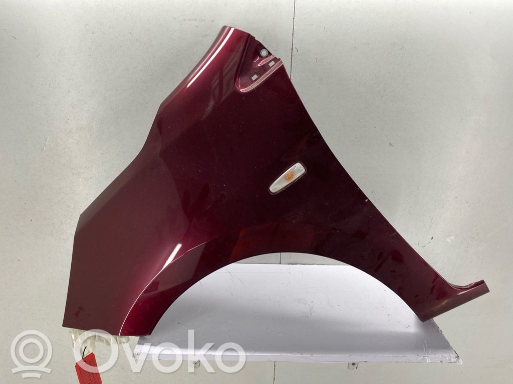 Mitsubishi Space Star Błotnik przedni 
